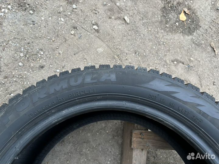 Pirelli Formula Ice 215/50 R17 95T