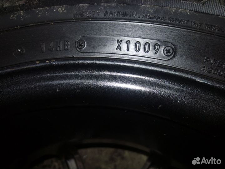 Dunlop SP Winter Ice 01 215/65 R16