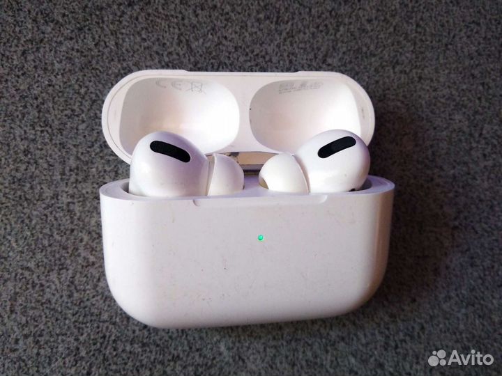 Беспроводные наушники Apple airpods