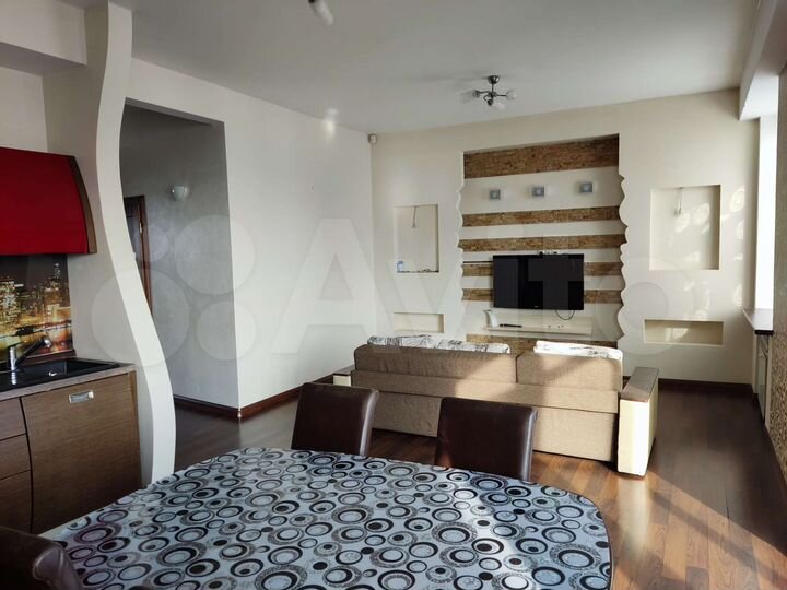 3-к. квартира, 94 м², 8/8 эт.