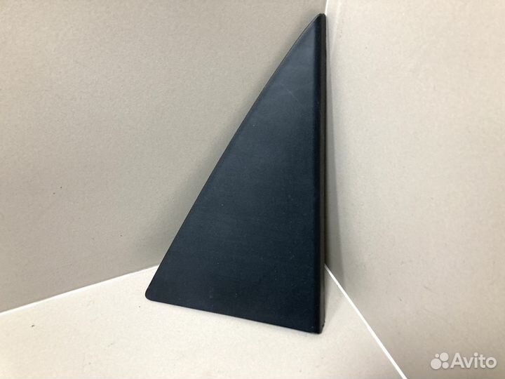 Накладка двери зад лев Ssang Yong Actyon NEW 2010