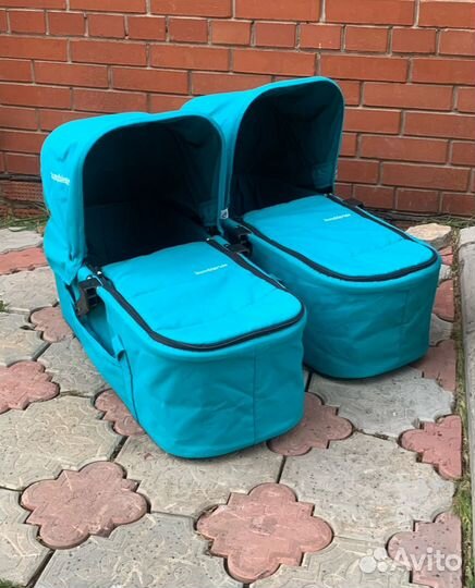 Коляска для двойни bumbleride