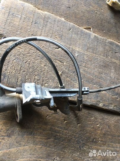 Toyota avensis t250 2007 датчик abs передний