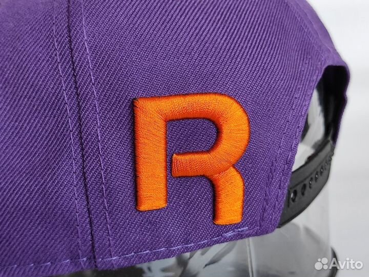 Бейсболка с прямым козырьком 