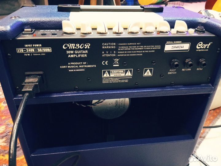 Гитарный комбоусилитель Cort CM30R