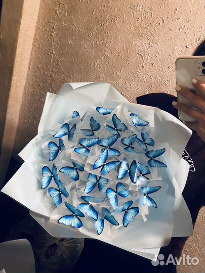 Букет с бабочками светящийся