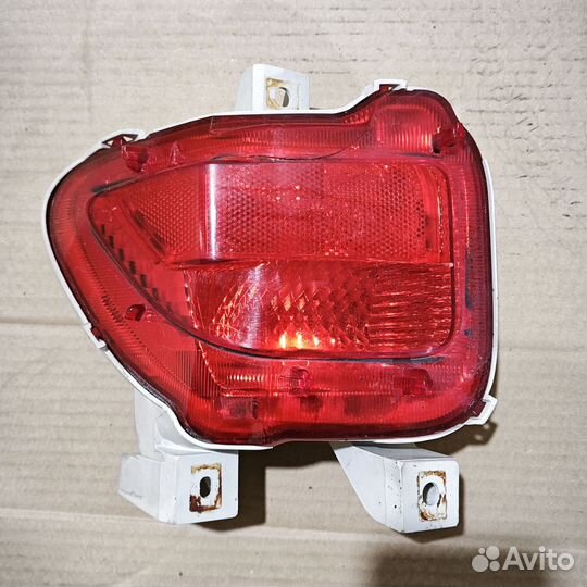 Фонарь задний в бампер Toyota RAV 4 2006-2013