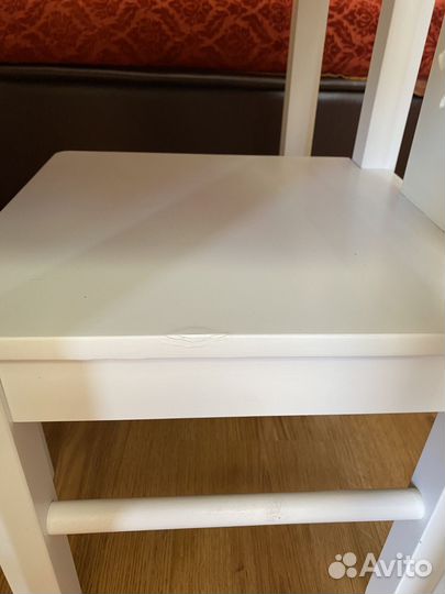 Детский стол и 2 стула