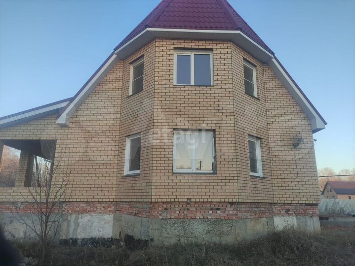 Коттедж 325,9 м² на участке 15 сот.