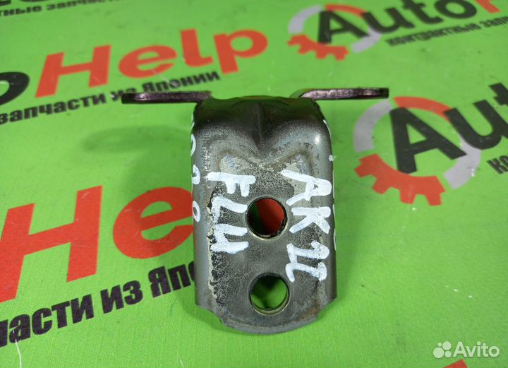 Петля двери nissan cube BNZ11 перед лево