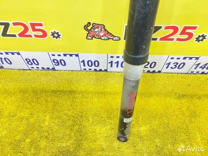 Амортизатор задний левый Honda Fit GP5/GK5/GK3 138014