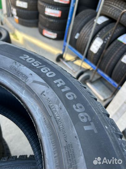 Kumho WinterCraft Ice Wi51 205/60 R16