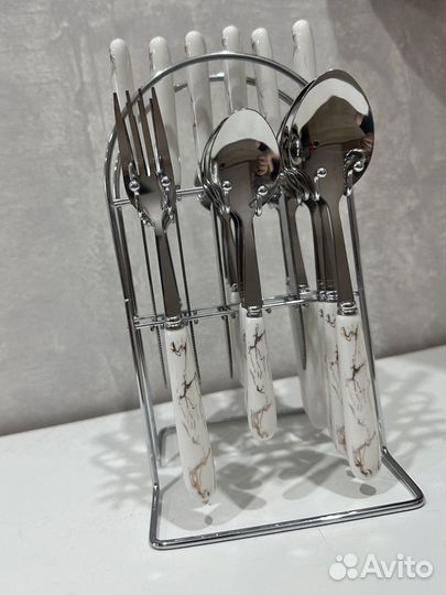 Столовые приборы