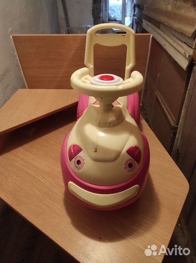 Машинка толокар музыкальный без ручки