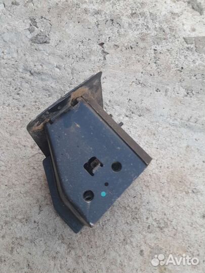 Кронштейн крепления бампера Nissan almera