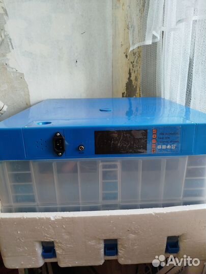 Инкубатор для яиц автоматический