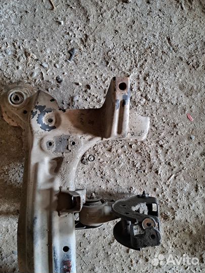 Подрамник передний Chevrolet Lacetti