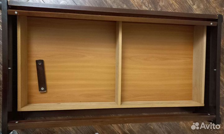 Детская кроватка с маятником и ящиком