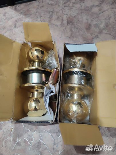 Продам ручку на дверь