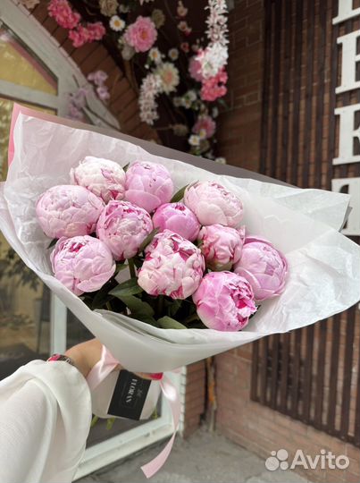 Букет из пионов с бесплатной доставкой