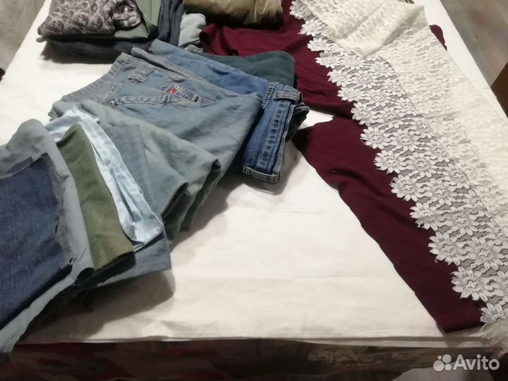 Обрезки джинс, тканей, кружево для рукоделия