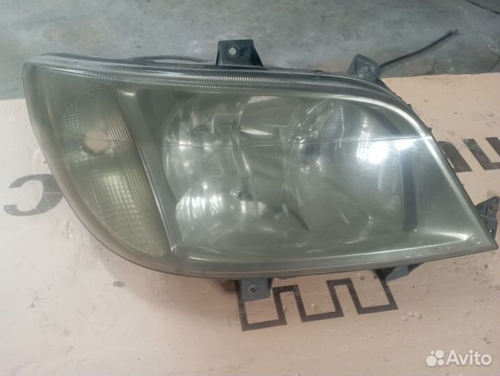 Фара правая левая Мерседес спринтер