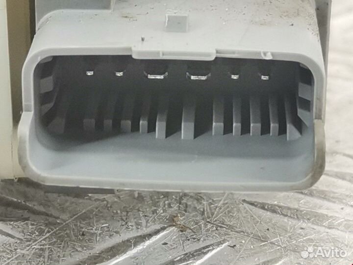 Моторчик заднего стеклоочистителя (дворника)