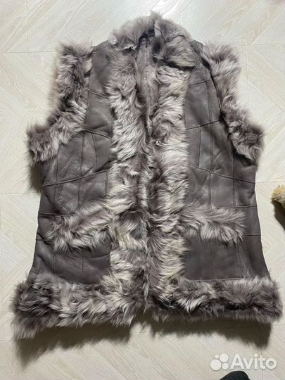 Женские натуральные безрукавки из овчины