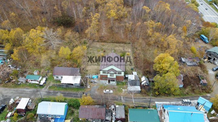 Дом 207,6 м² на участке 7,3 сот.