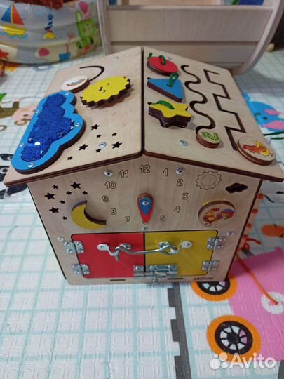 Бизиборд домик