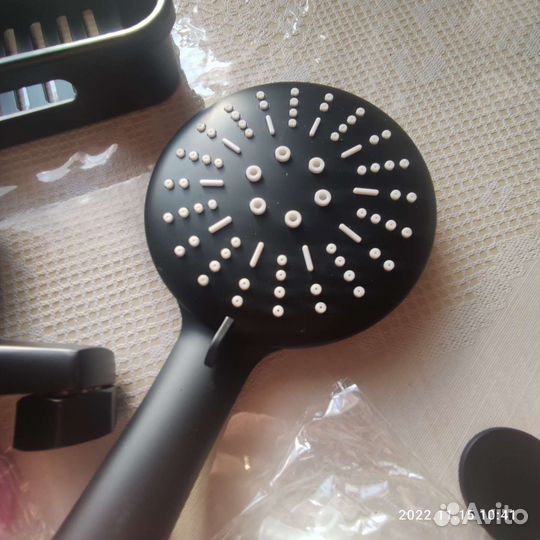 Душевая стойка с полочкой