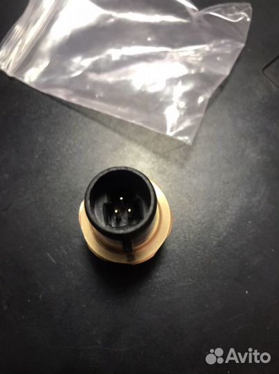 Продам датчик давления воздуха турбины 3 контакта