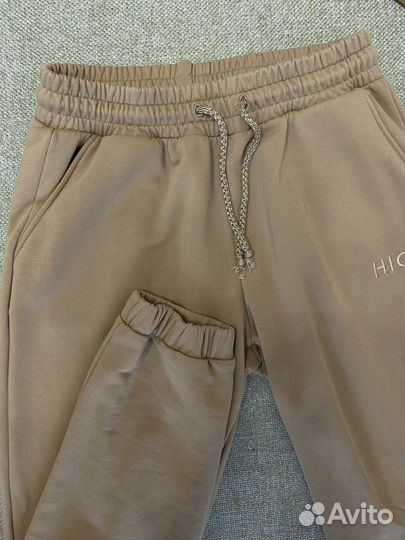 Спортивный костюм женский