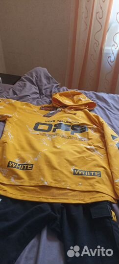 Спортивный костюм женский