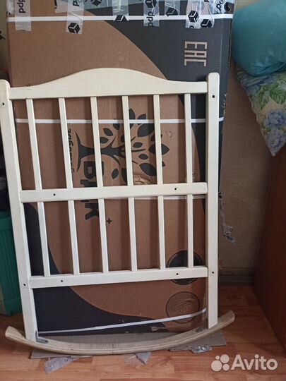 Детская кроватка