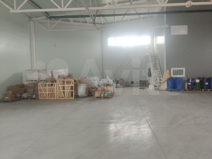 Склад, 690 м²