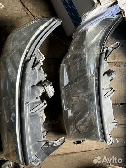 Фара правая toyota land cruiser 200