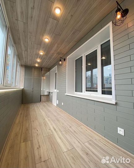 Остекление и отделка балконов / лоджий современно