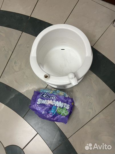 Стульчик для купания с подарком