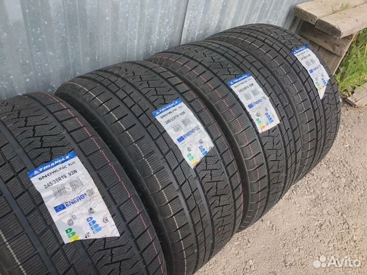 Triangle PL02 245/35 R19 94W