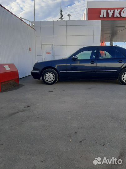 Mercedes-Benz E-класс 2.4 AT, 1998, 70 000 км