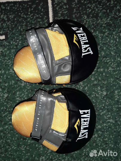 Боксерские перчатки,шлема,снарядки,шингарты,лапы
