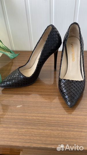 Туфли кожаные под змею