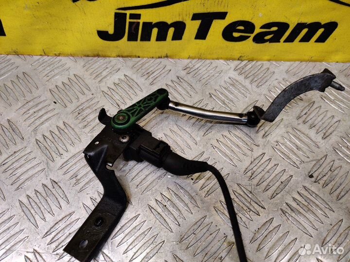 Датчик высоты дорожного просвета Volkswagen Passat