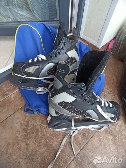 Коньки хоккейные Larsen. 41 размер