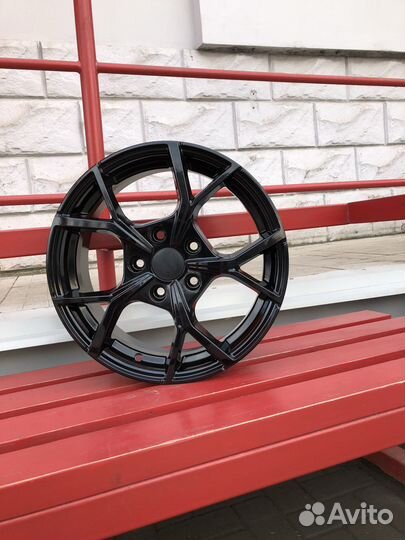 Диски Литые R16 6.5 5*114.3 ET44 d67.1 BL