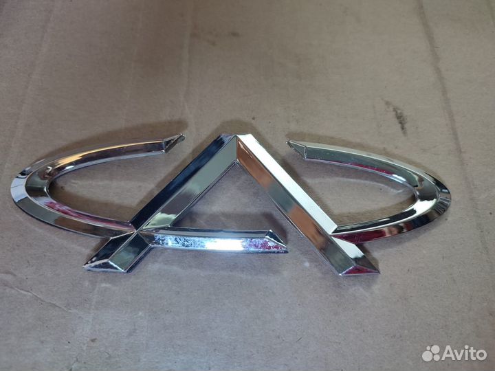 Эмблема Чери