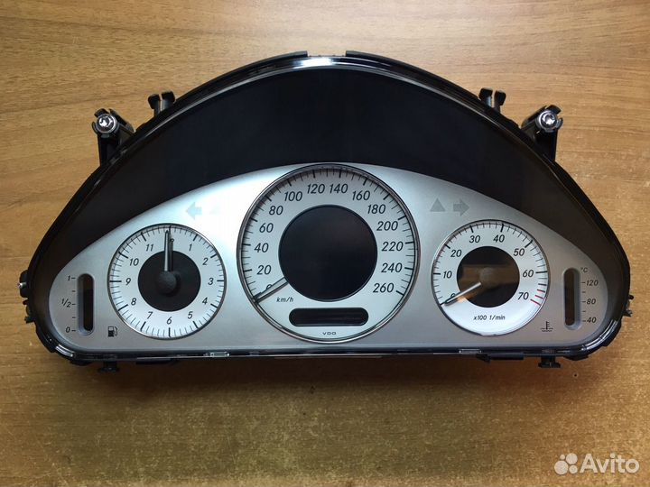 Приборная панель Мерседес W211