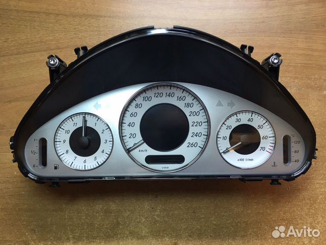 Приборная панель Мерседес W211