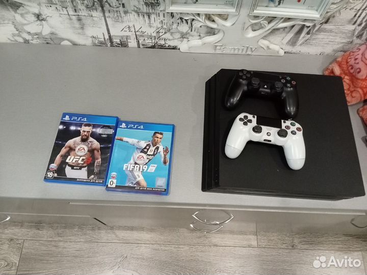 Sony Playstation 4 pro 1tb